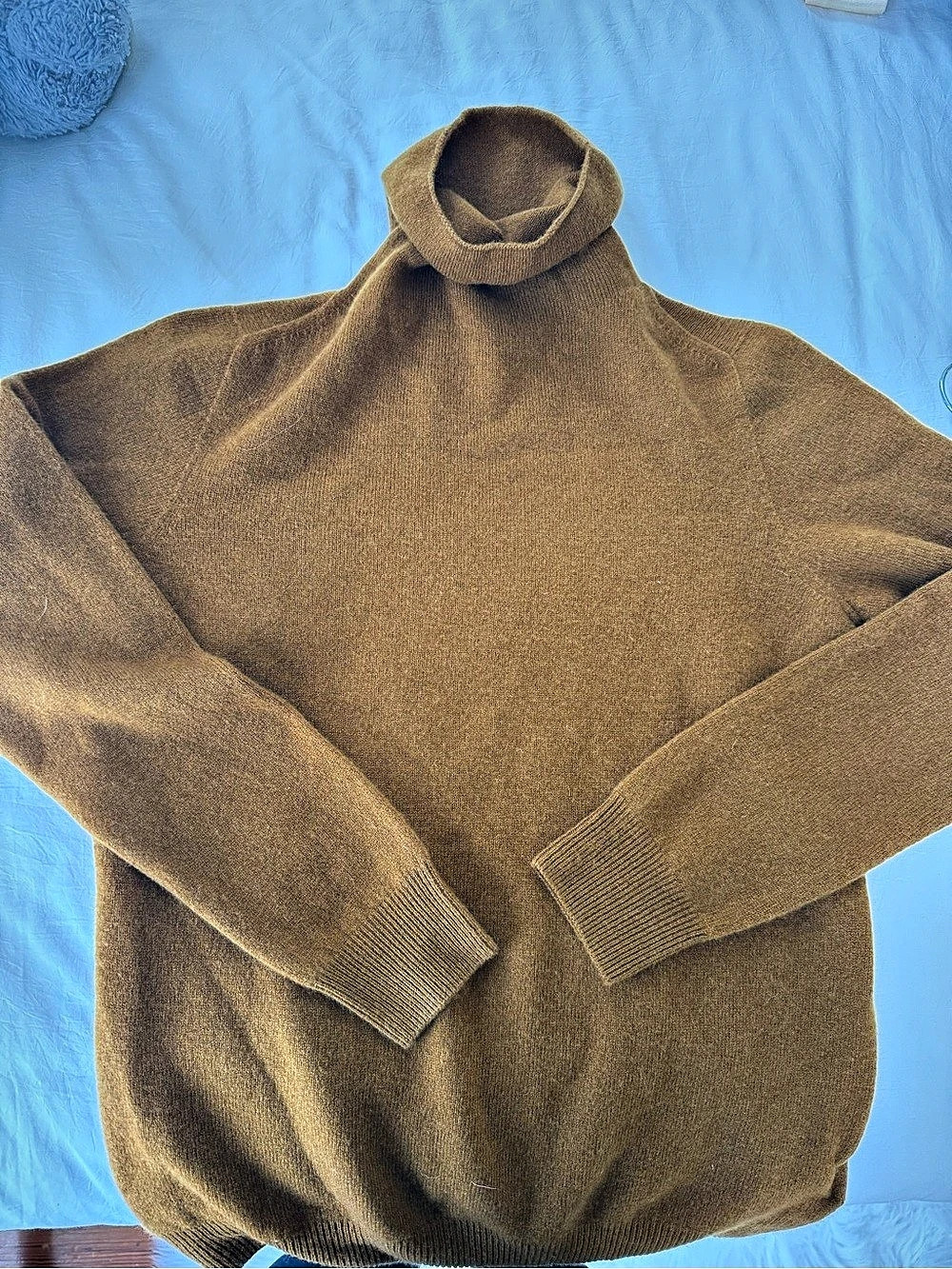 Merino wool Cowl Neck Sweater Size
Small NWT